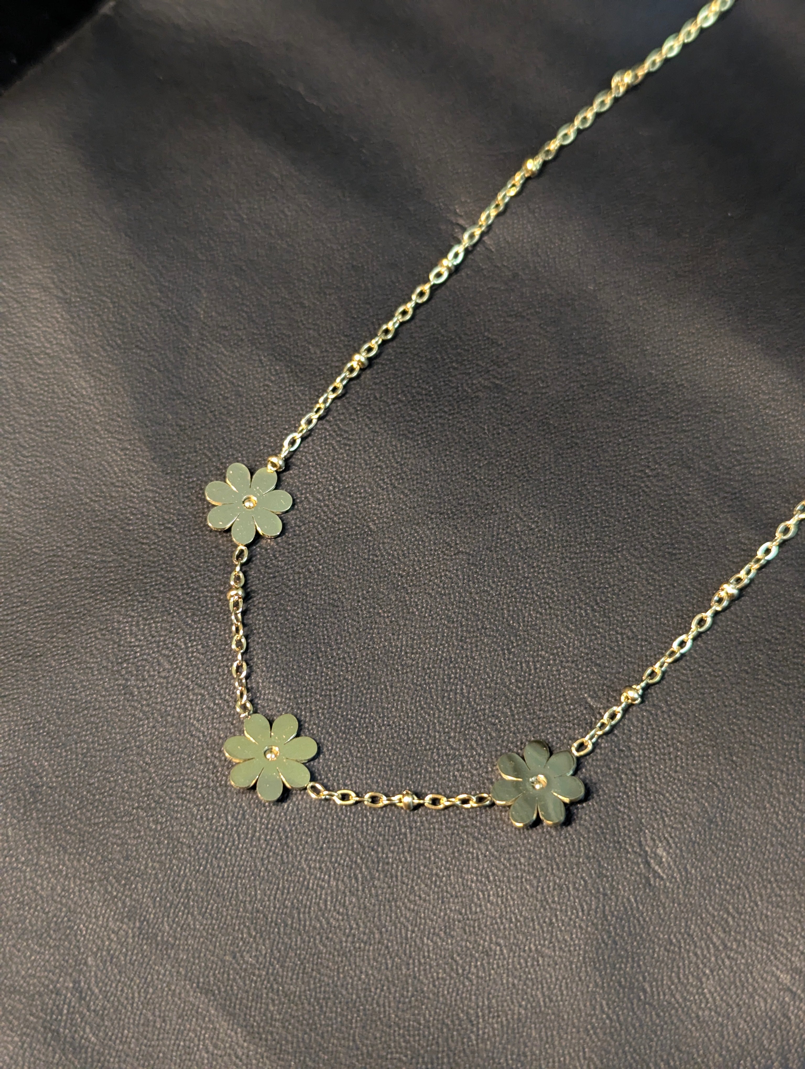 Anti-Tarnish flower Necklace