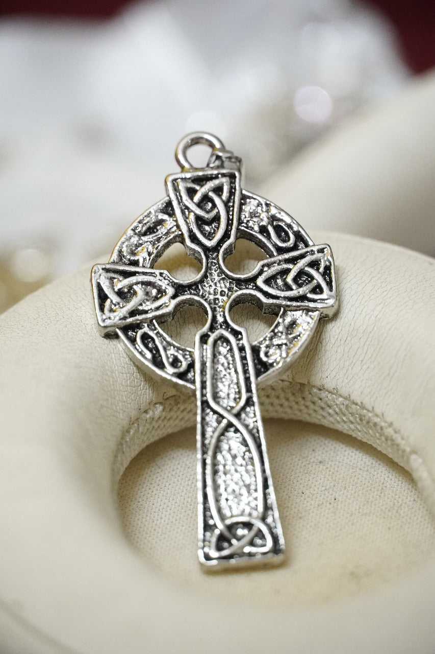 Cross pendant