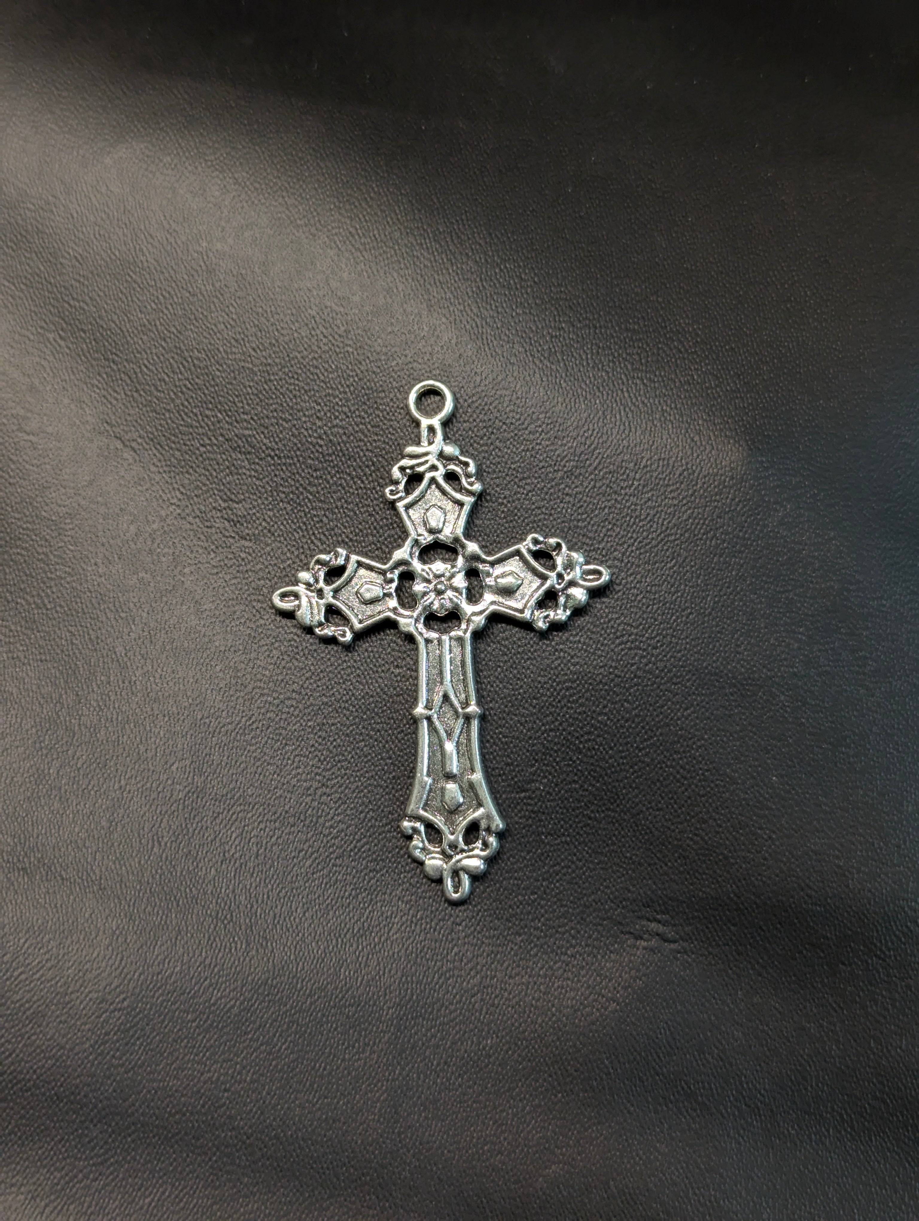 Large cross Gothic charm