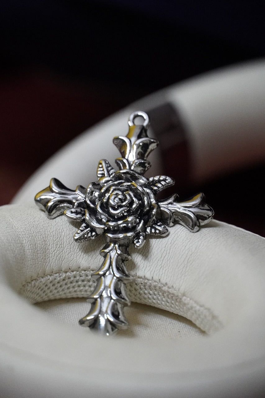 Vintage-Style Silver Rose cross pendant