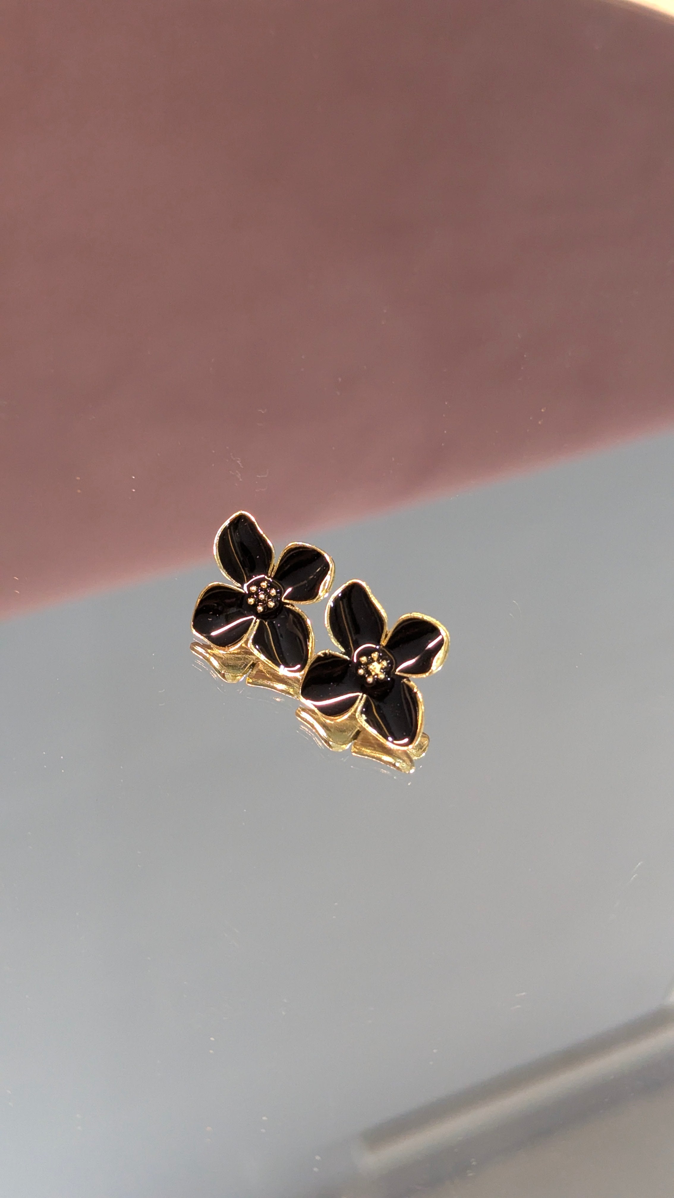 Enamel 4 petal stud earrings
