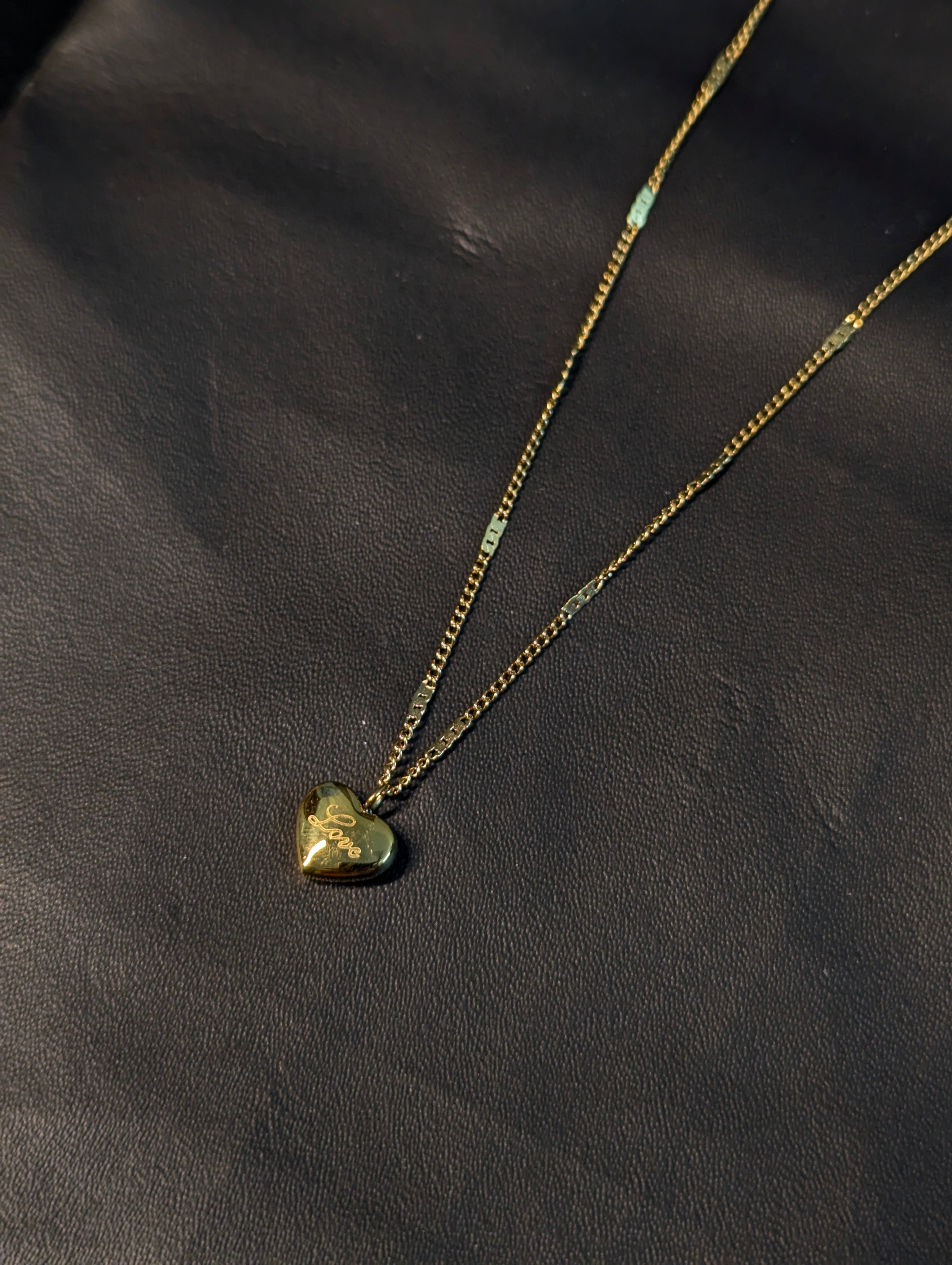 Anti-Tarnish heart pendant necklace