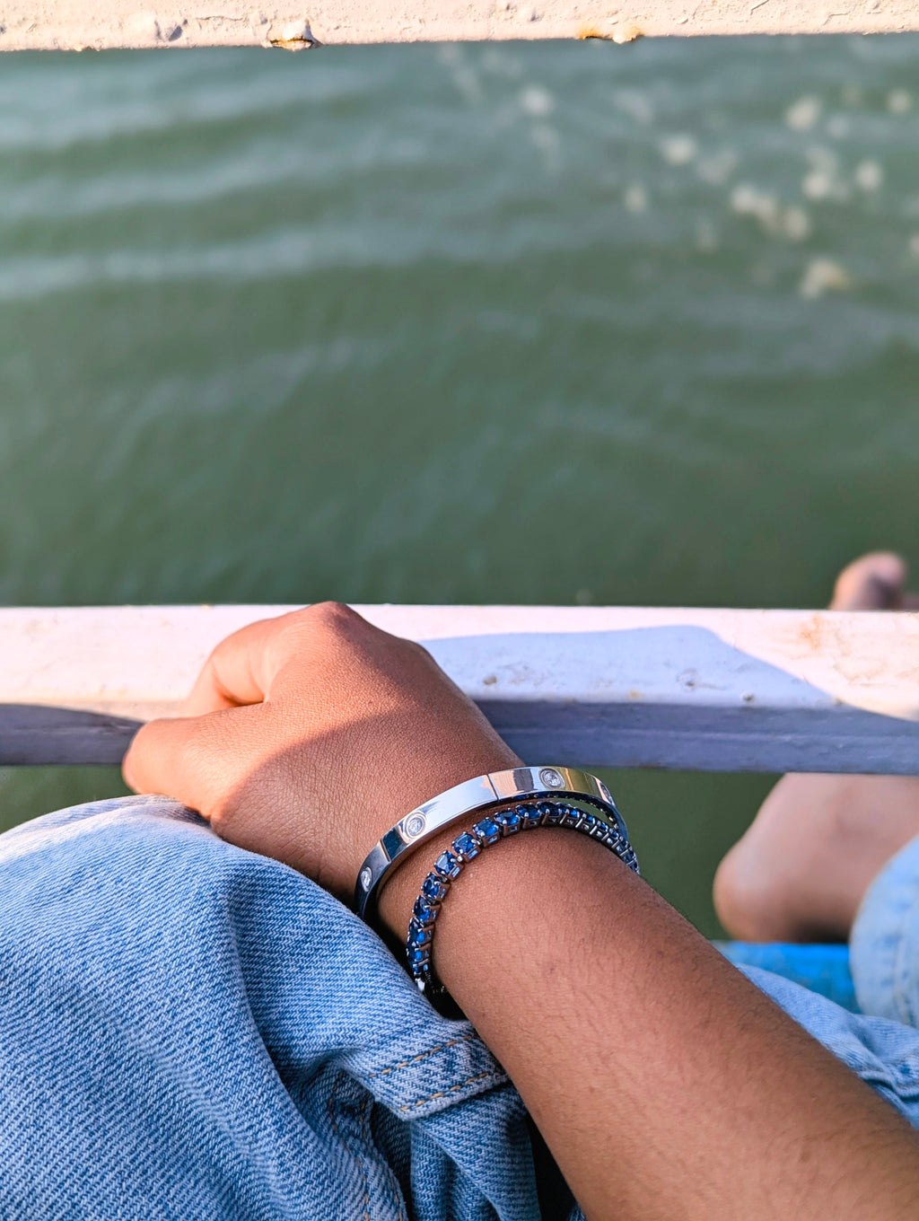 Crystal blue adjustable bracelet