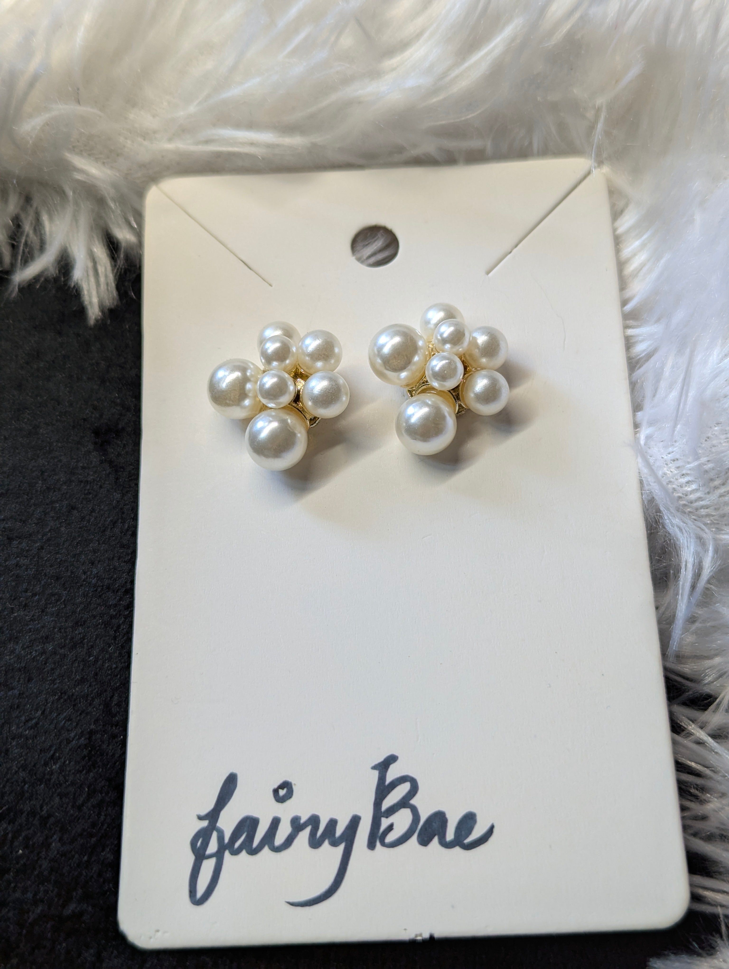 Pearl studs