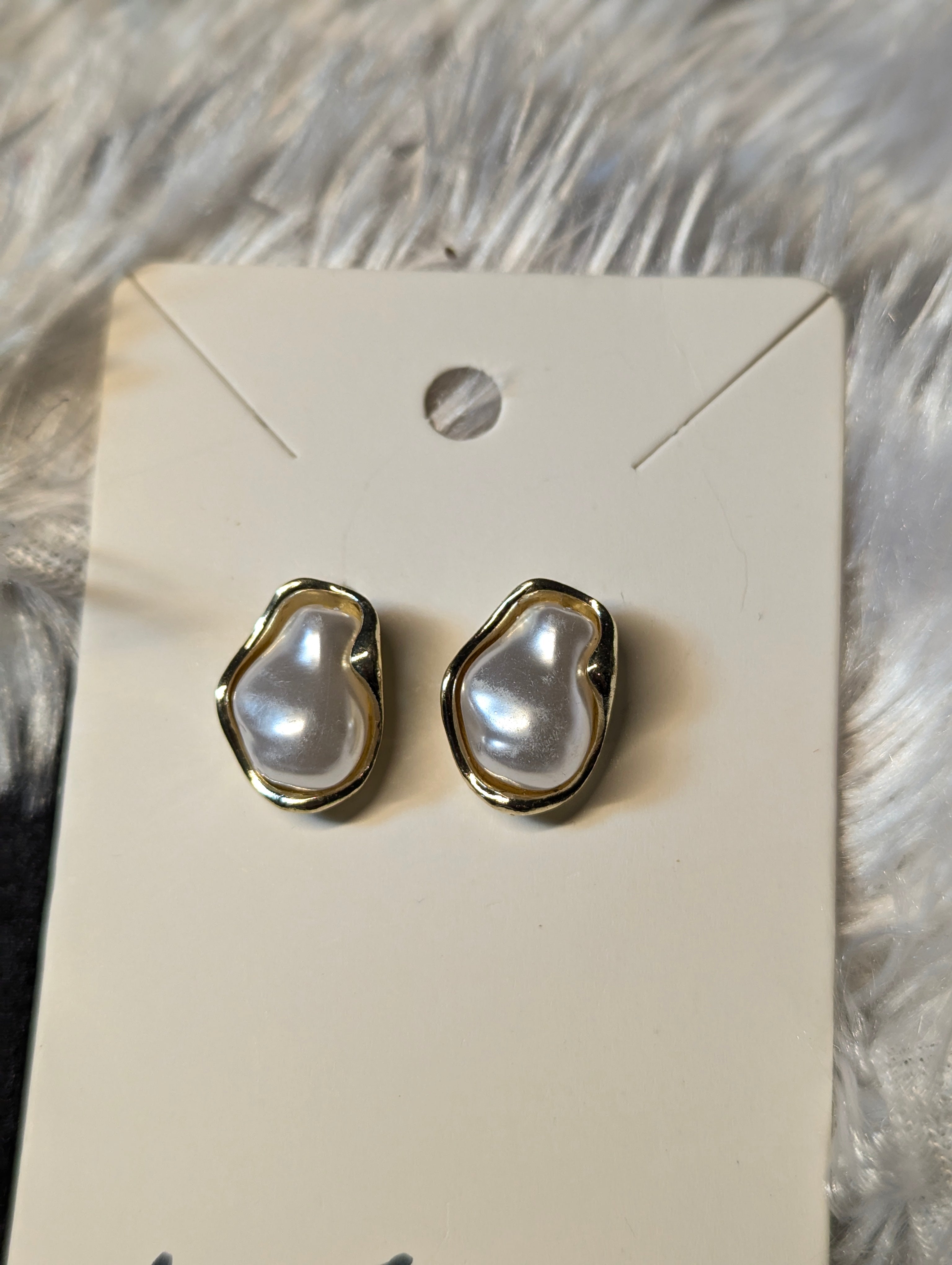 Korean Pearl stud earrings