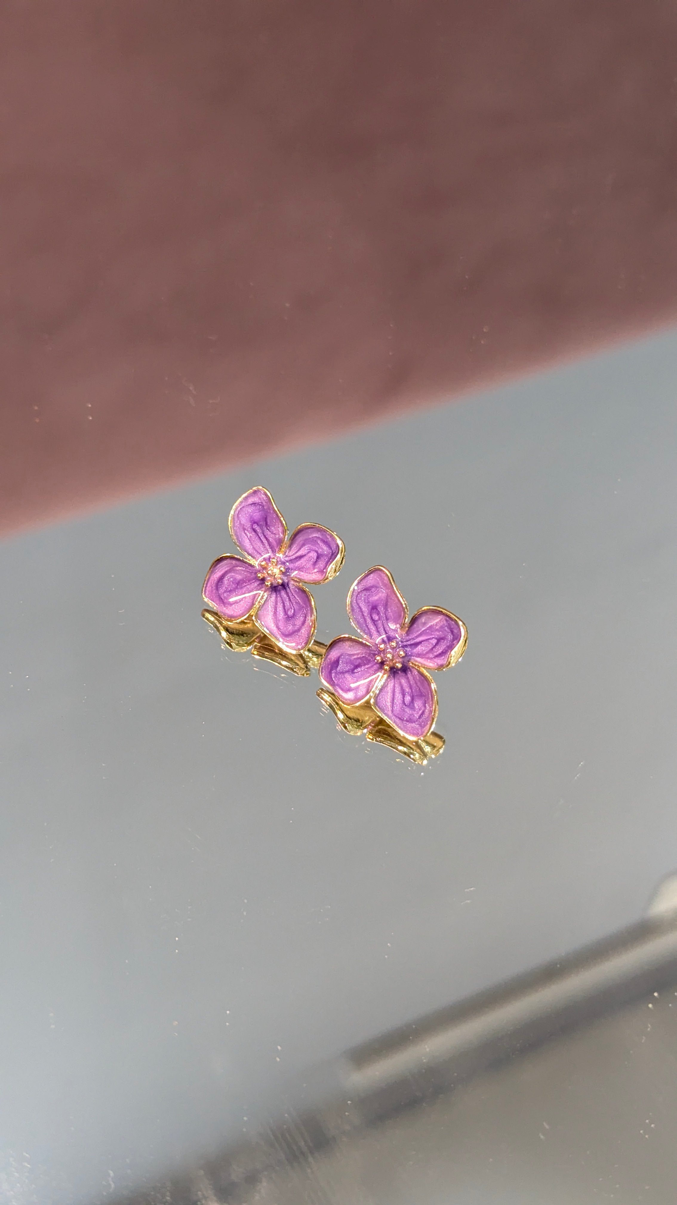 Enamel 4 petal stud earrings