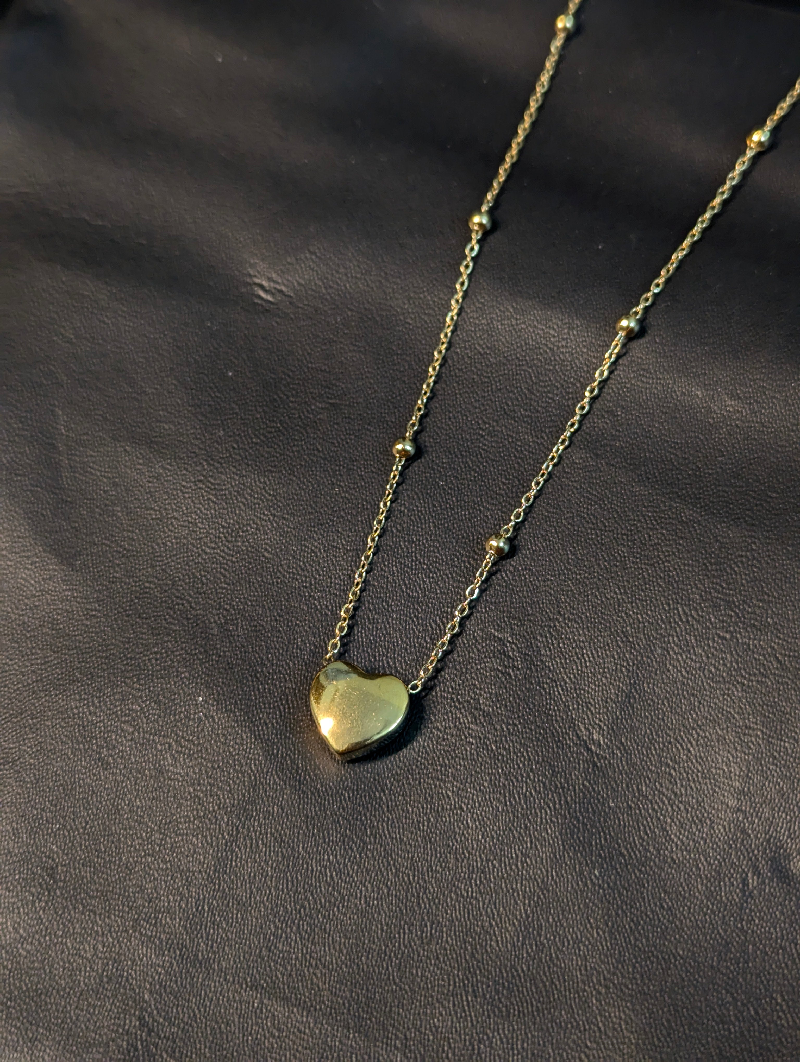 Anti-Tarnish heart shaped pendant necklace