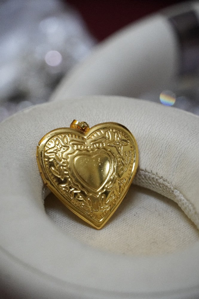 Heart-shaped locket