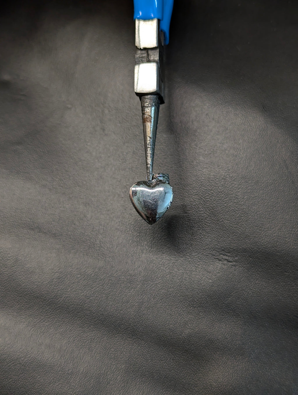 Heart locket pendant