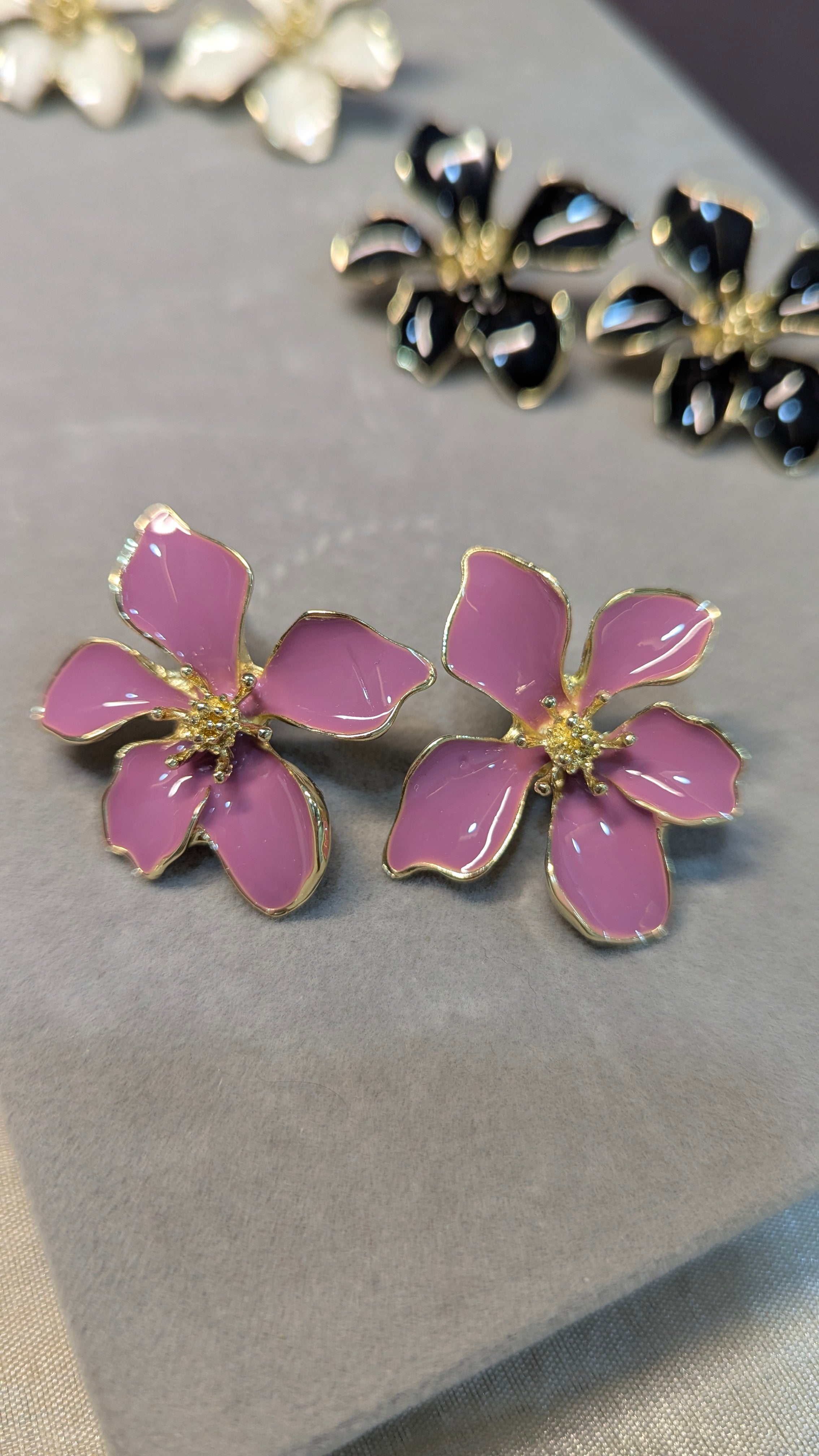 Enamel 5 Petals stud Earrings