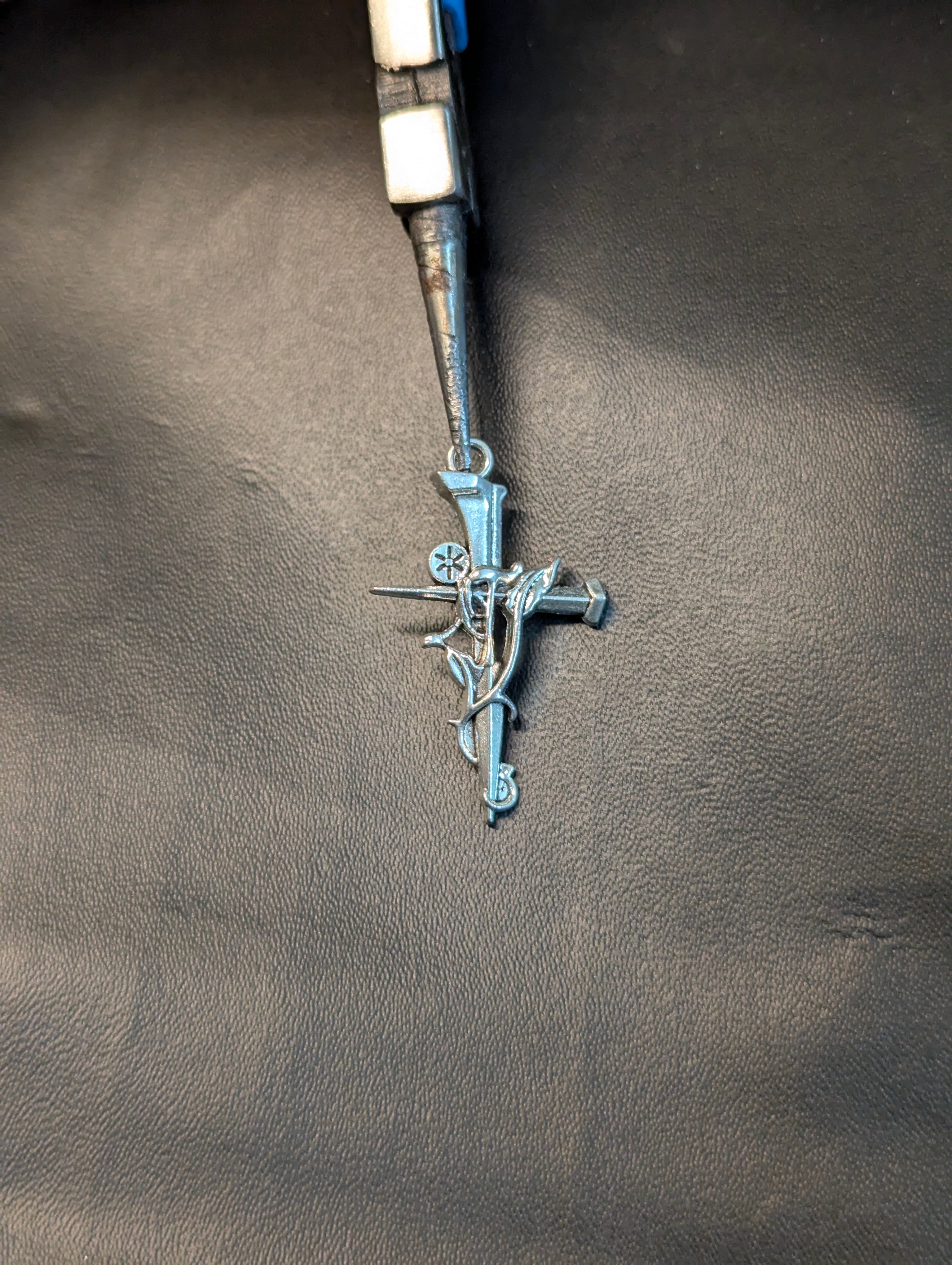 Cross pendant