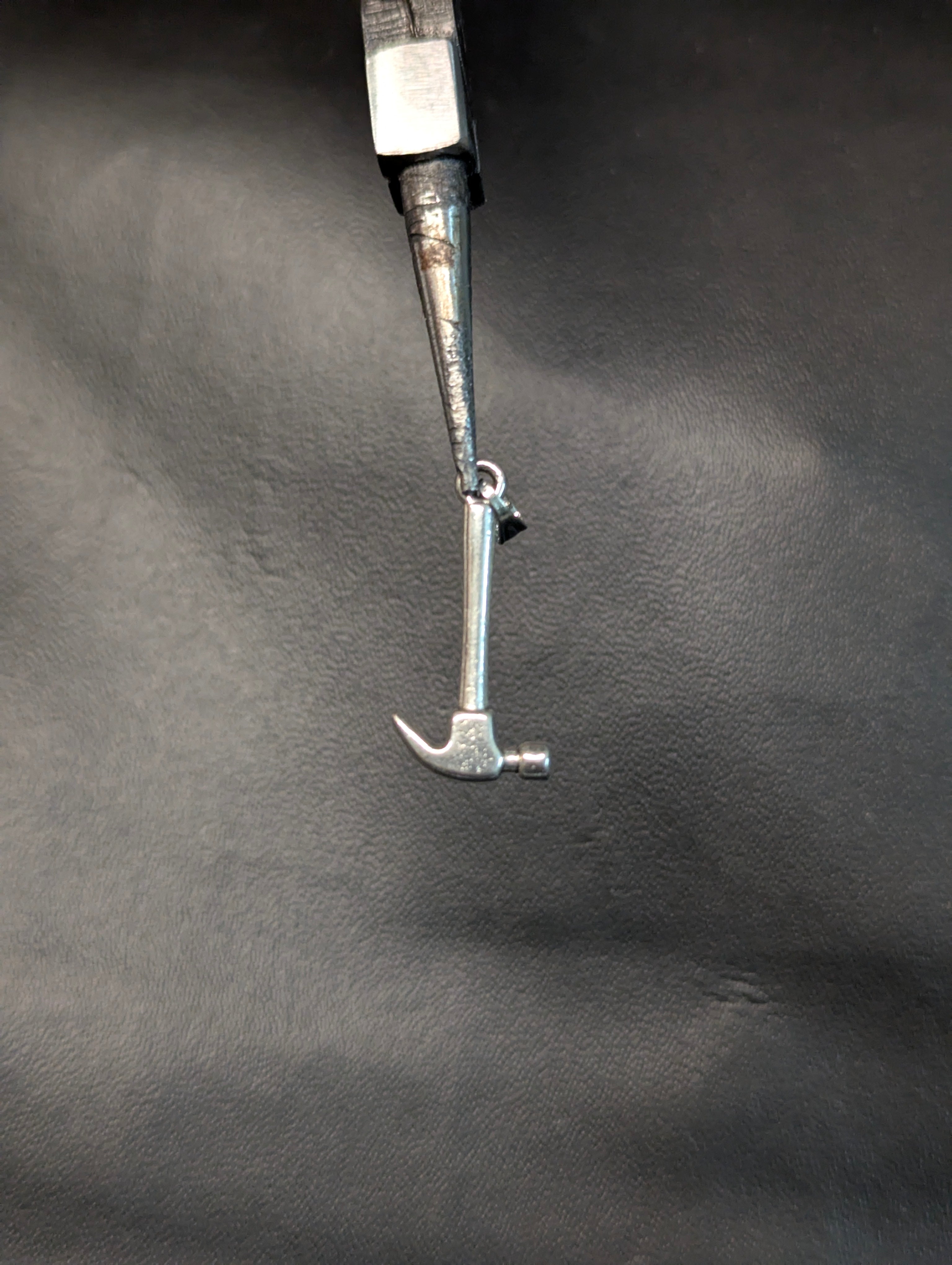 Hammer pendant
